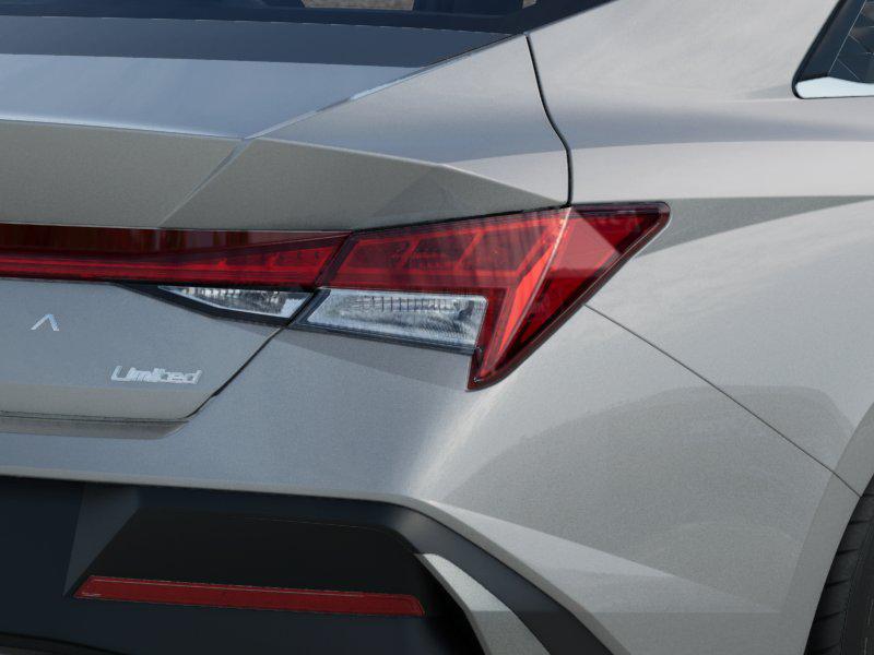 2025 Hyundai Elantra Limited photo 8