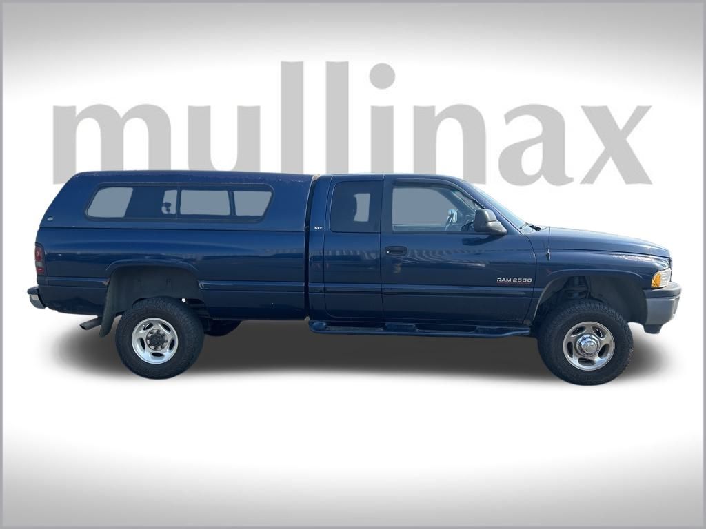 2001 Dodge Ram SLT photo 2