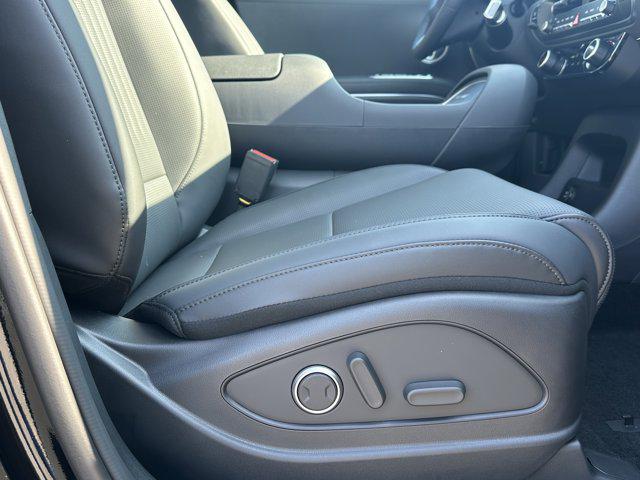 2026 Hyundai Palisade SEL photo 13