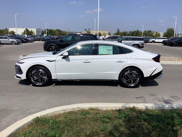 2026 Hyundai Sonata SEL's photo