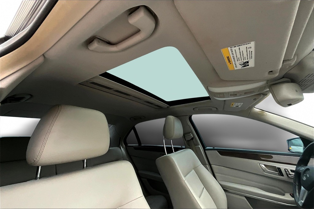 2014 Mercedes Benz E 250 4MATIC photo 15