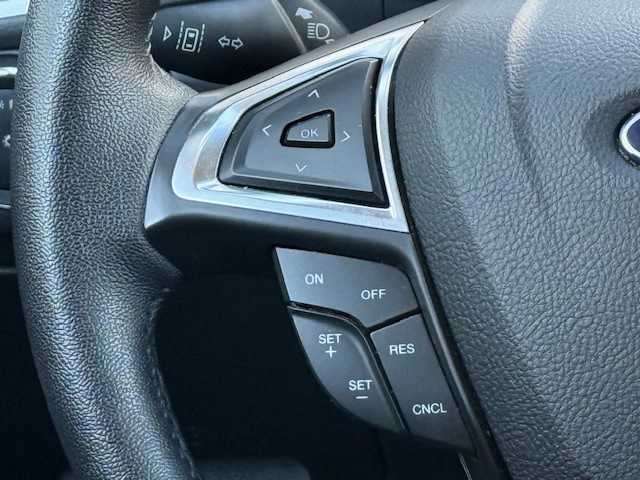 2022 Ford Edge SEL photo 24