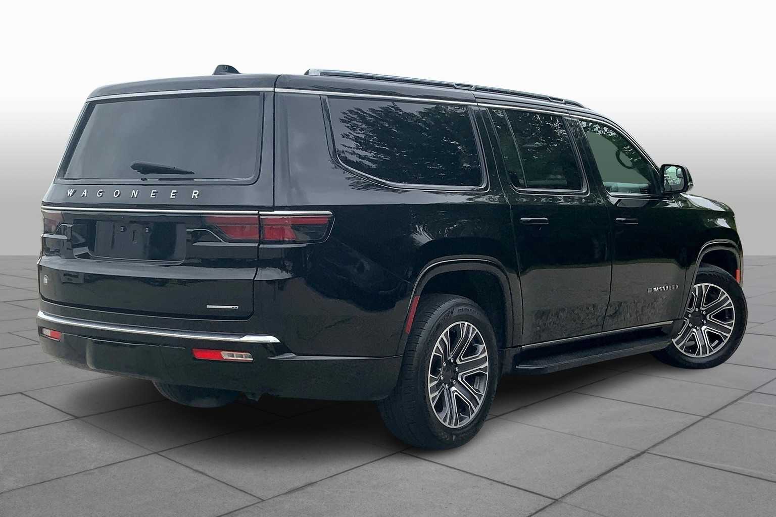 2024 Jeep Wagoneer L Series II photo 12
