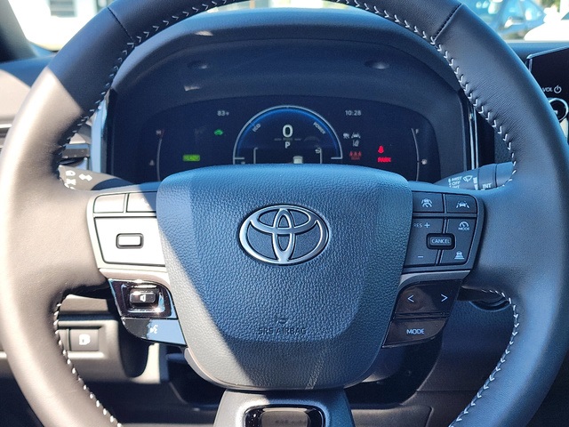 2025 Toyota Camry SE photo 9