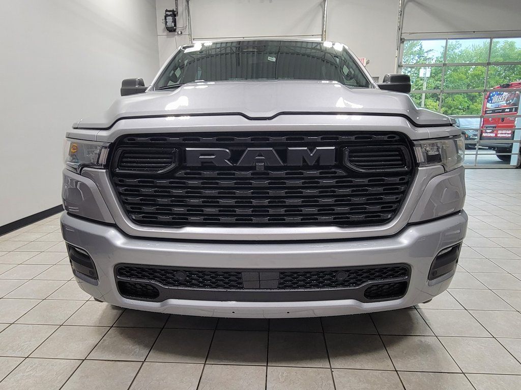 2025 Ram 1500 Tradesman photo 2