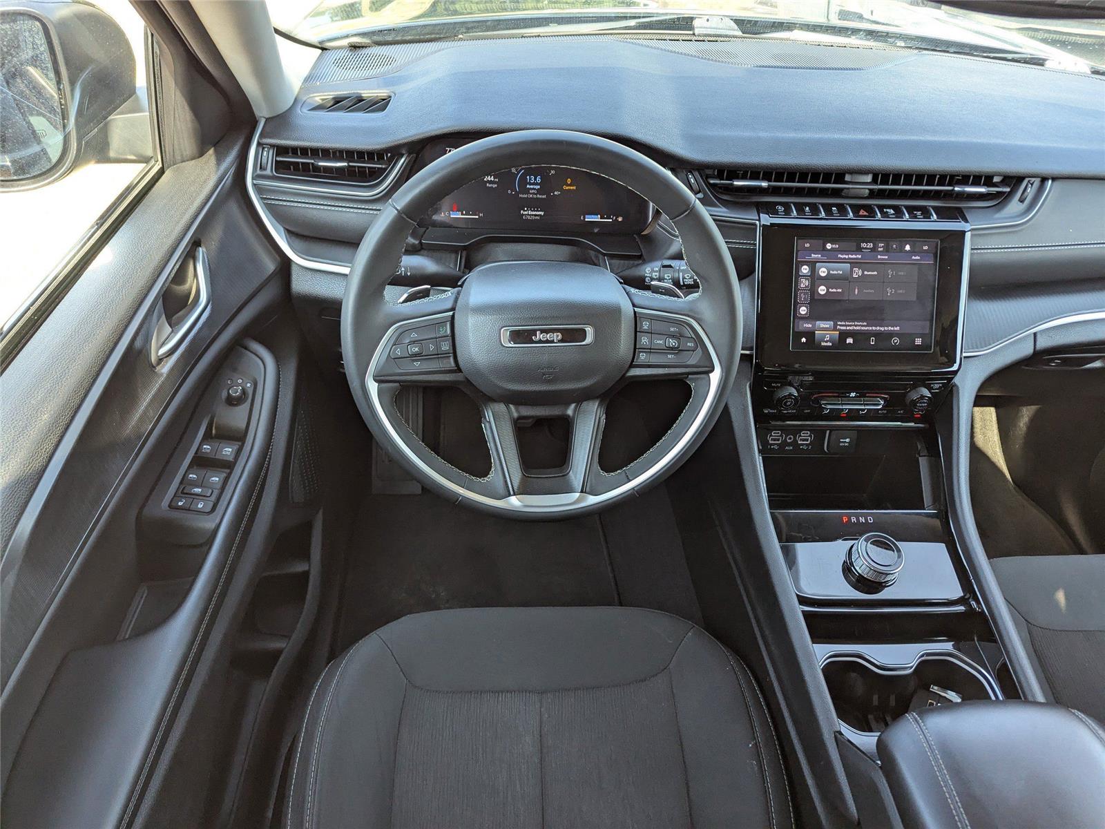 2023 Jeep Grand Cherokee Laredo photo 18