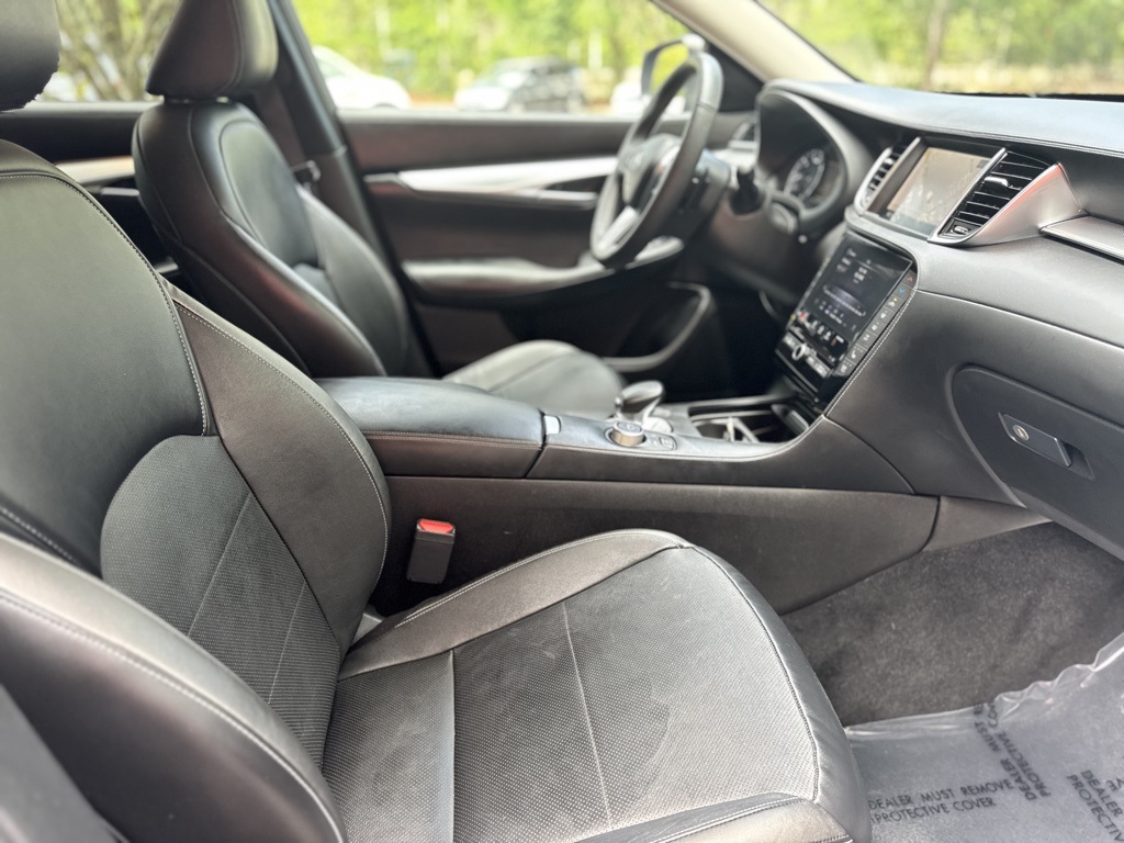 2022 Infiniti QX50 Essential photo 9