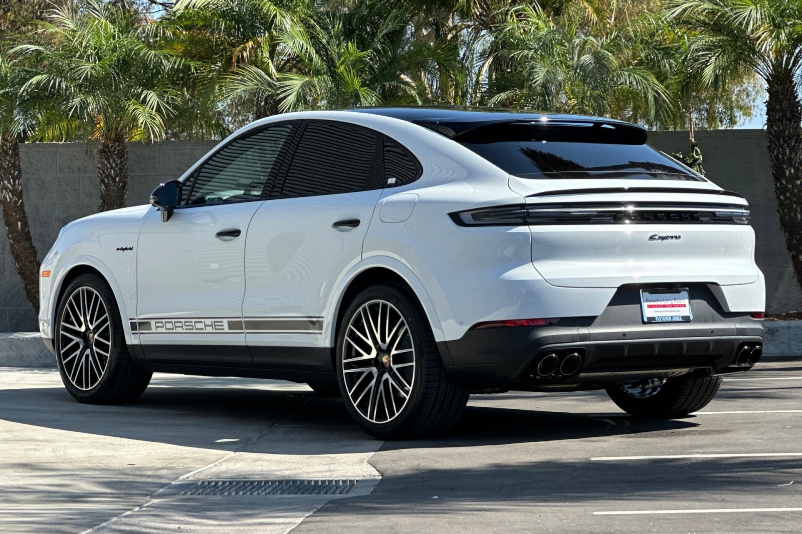 2026 Porsche Cayenne E-Hybrid Coupe photo 2