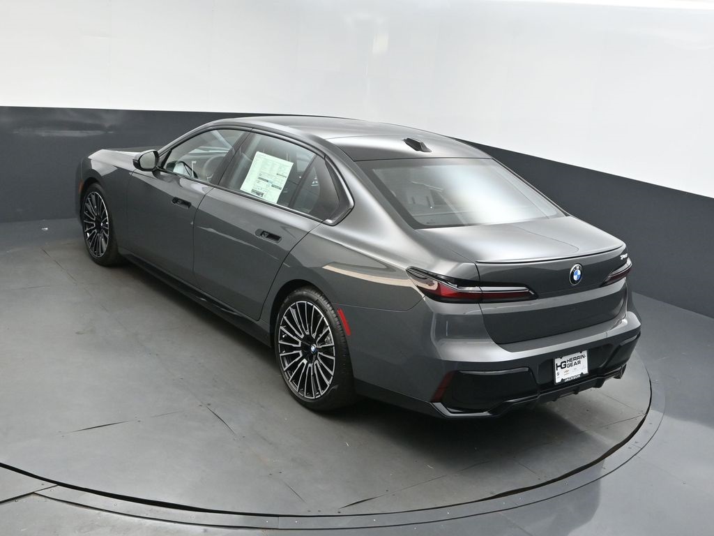2026 Bmw 740i photo 32