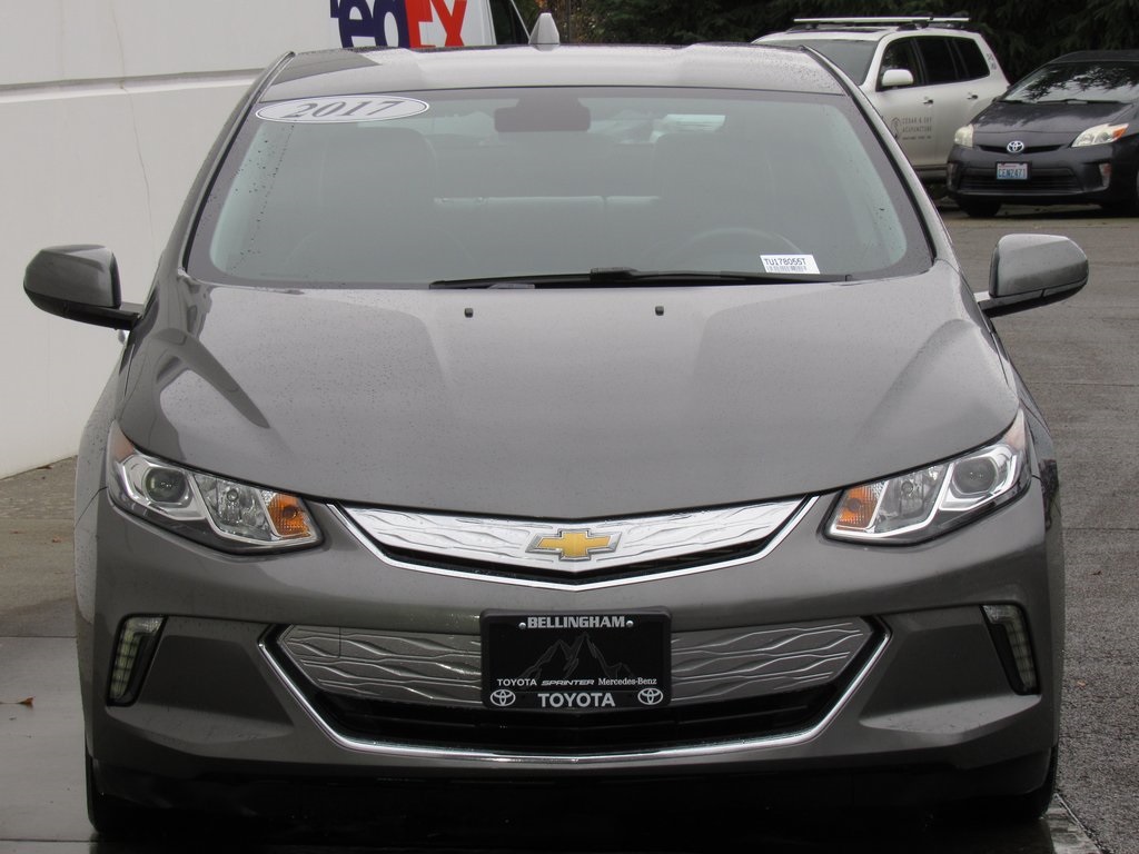 2017 Chevrolet Volt LT photo 3