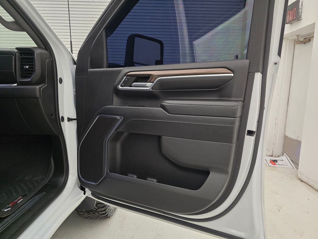 2024 Chevrolet Silverado 2500HD LT photo 43