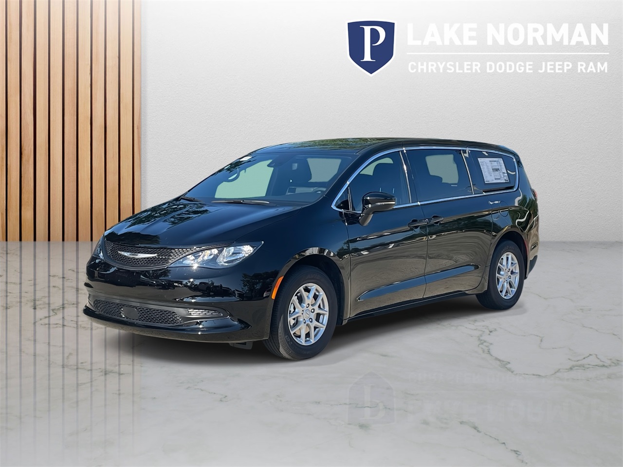 2025 Chrysler Voyager LX photo 3