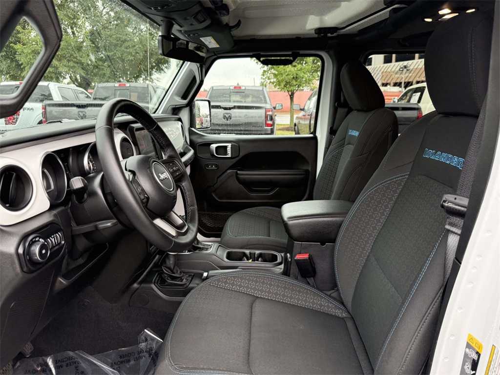 2021 Jeep Wrangler Unlimited Islander photo 13