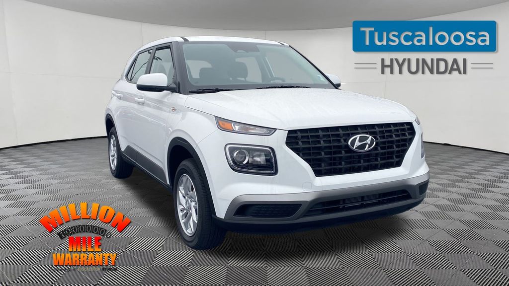 2026 Hyundai Venue SE's photo