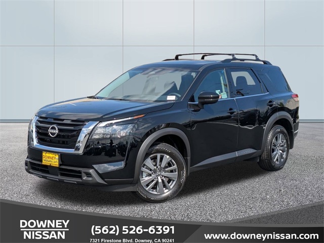 2025 Nissan Pathfinder SV's photo