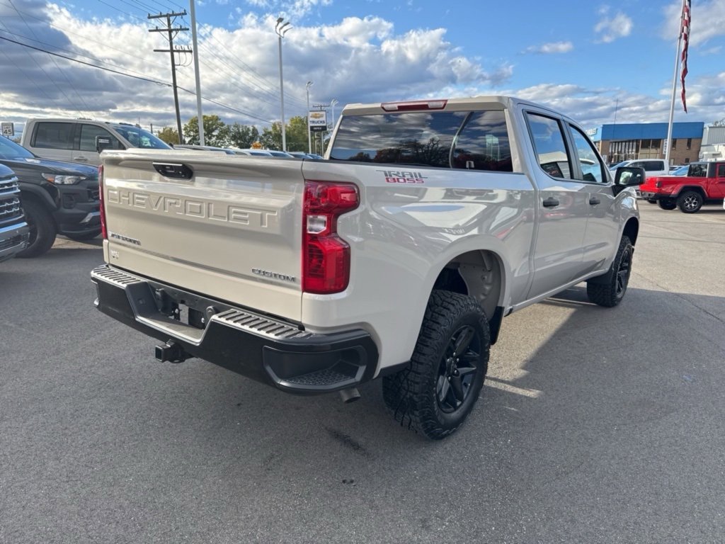 2026 Chevrolet Silverado Trail Boss Custom photo 4