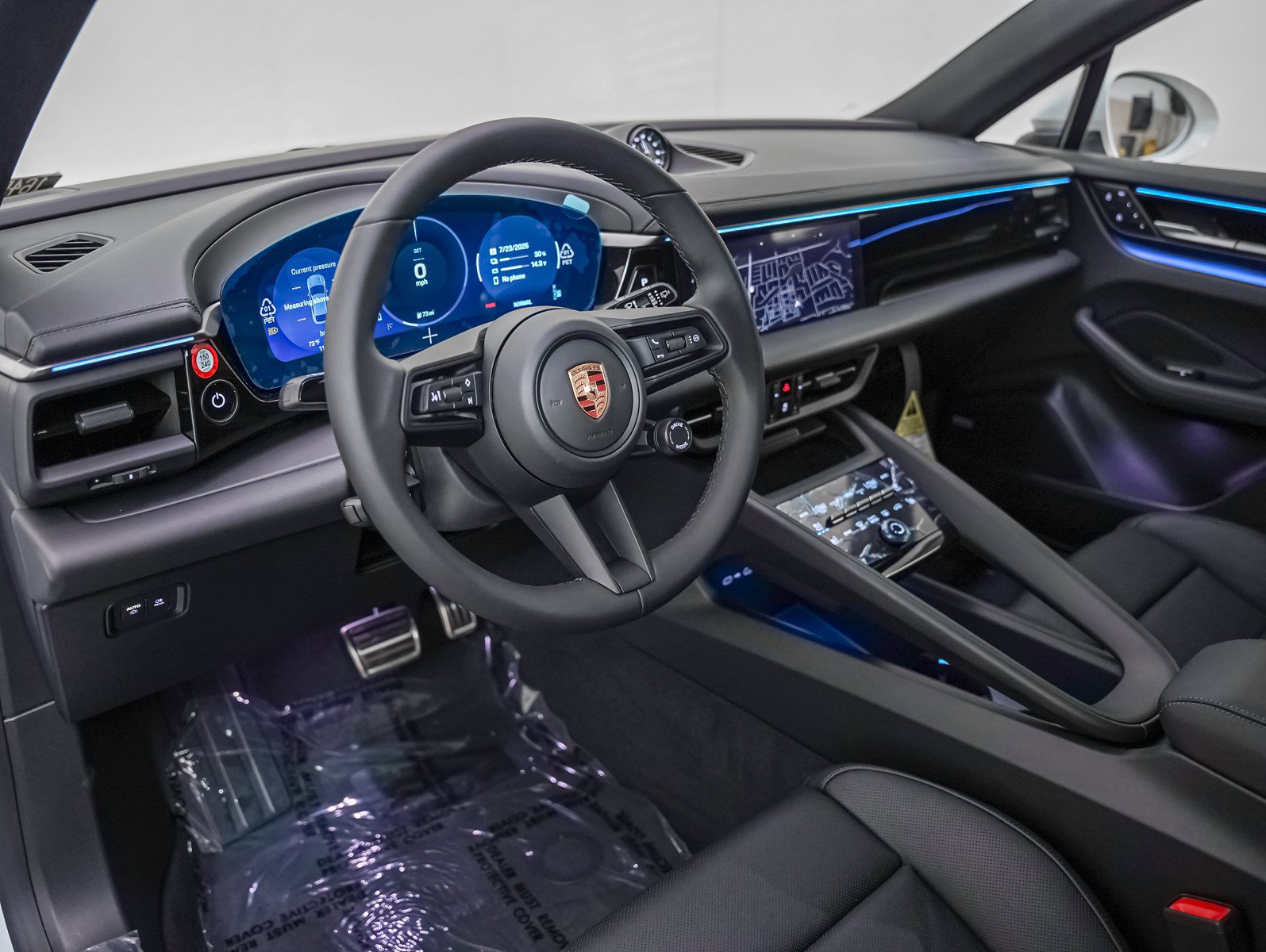 2025 Porsche Macan Electric photo 4