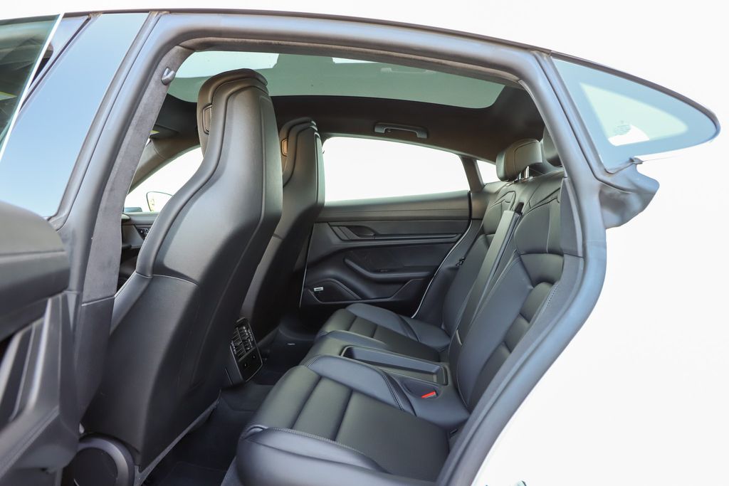 2020 Porsche Taycan Turbo photo 10