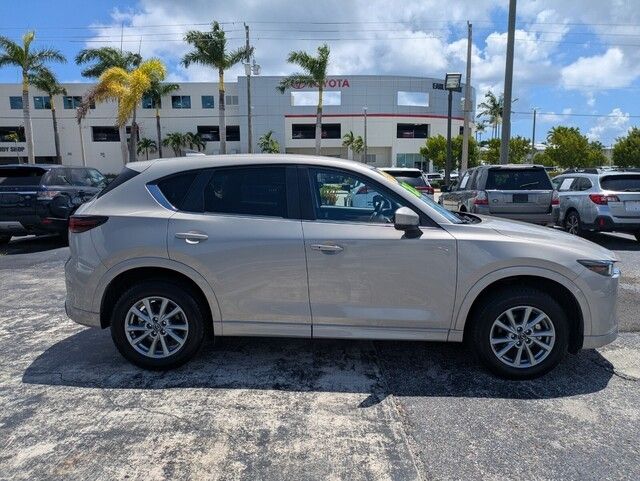 2024 Mazda CX-5 2.5 Select photo 3
