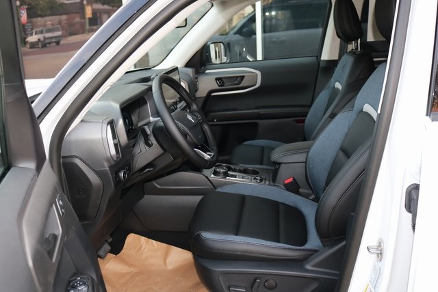 2025 Ford Bronco Sport Outer Banks photo 12