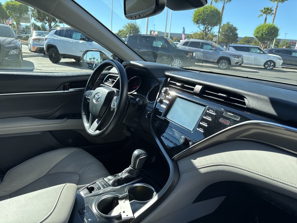 2018 Toyota Camry XSE photo 21