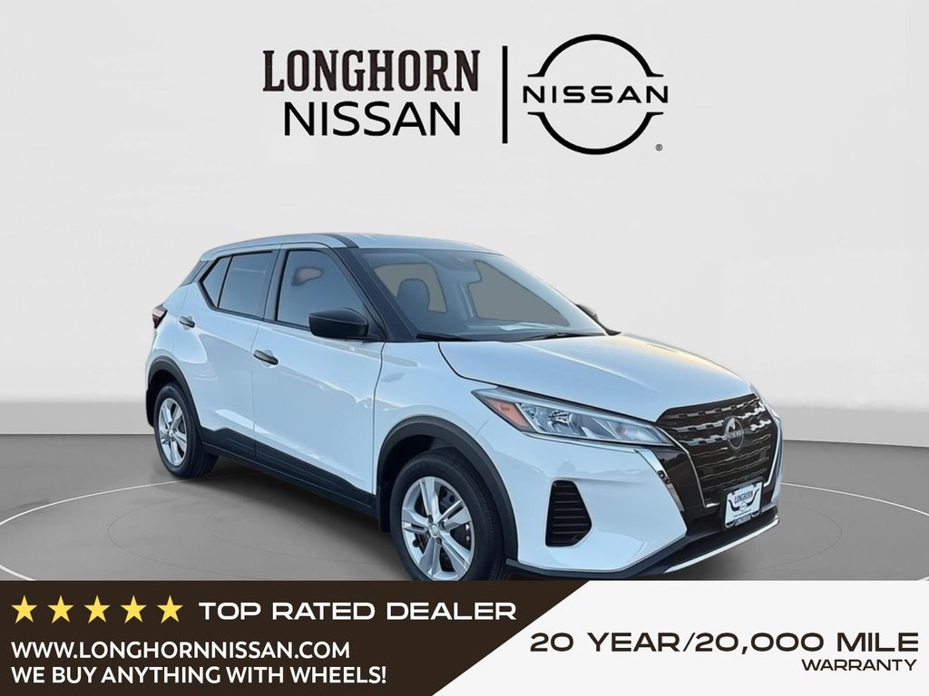 2025 Nissan KICKS PLAY Base's photo