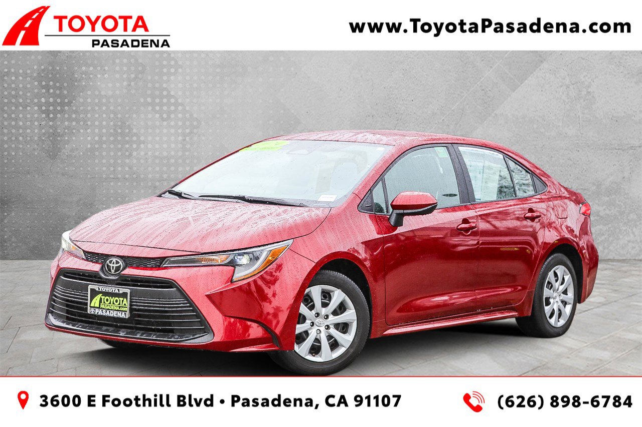 2024 Toyota Corolla LE's photo