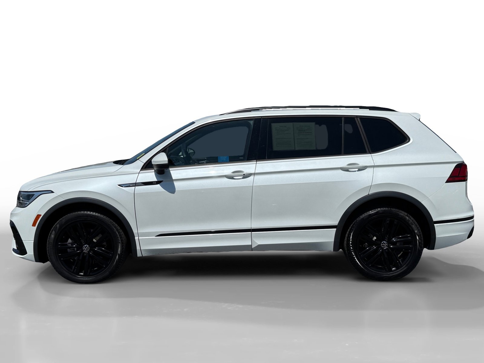 2022 Volkswagen Tiguan SE R-Line Black photo 2
