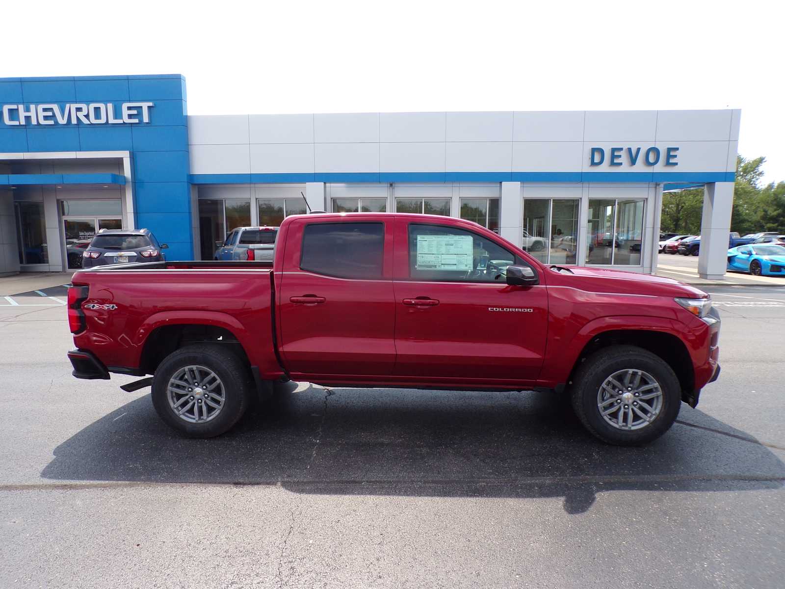 2026 Chevrolet Colorado LT photo 2