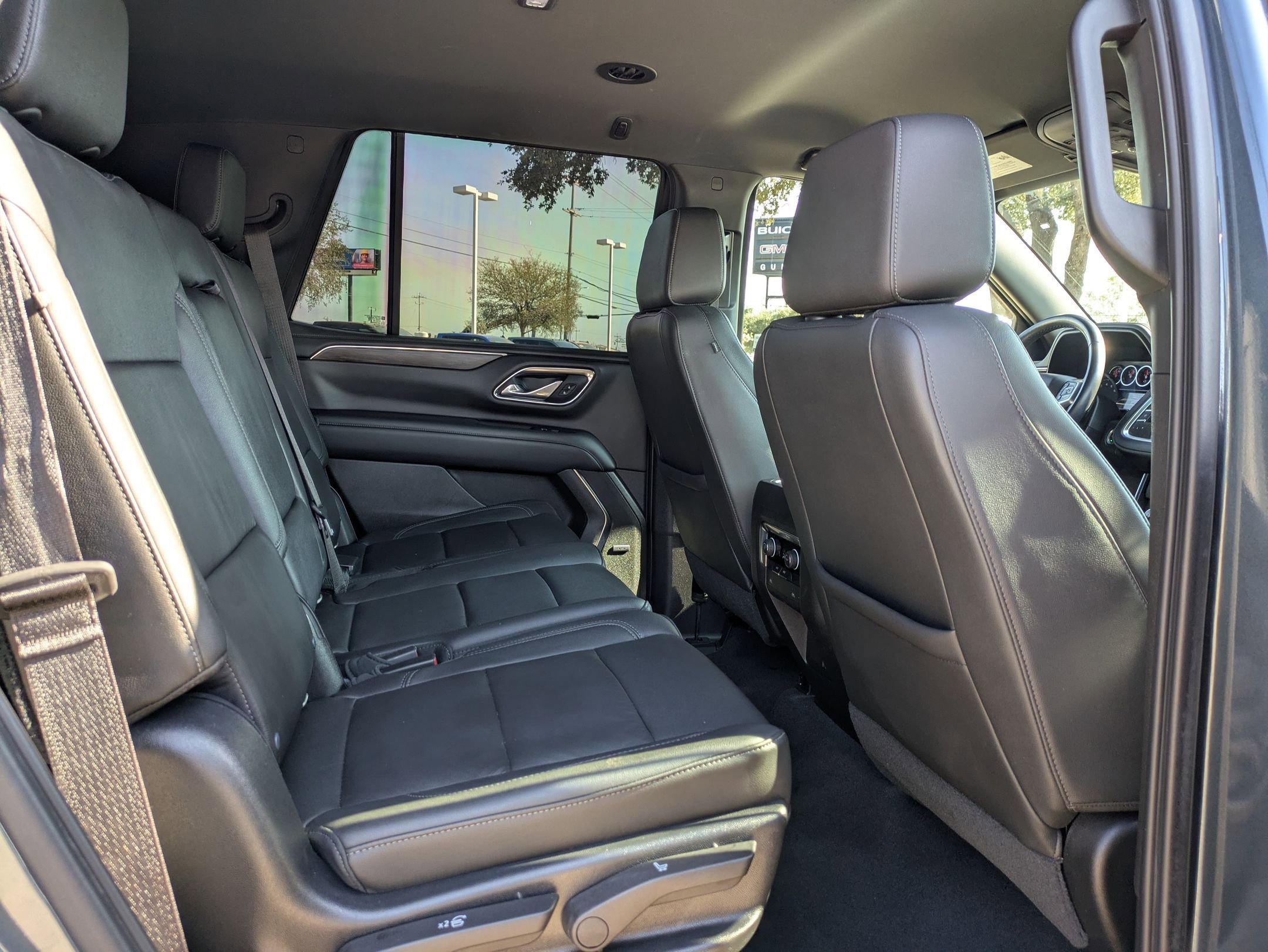 2021 Chevrolet Tahoe Z71 photo 28