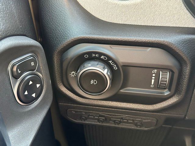 2025 Jeep Wrangler Sport S photo 16