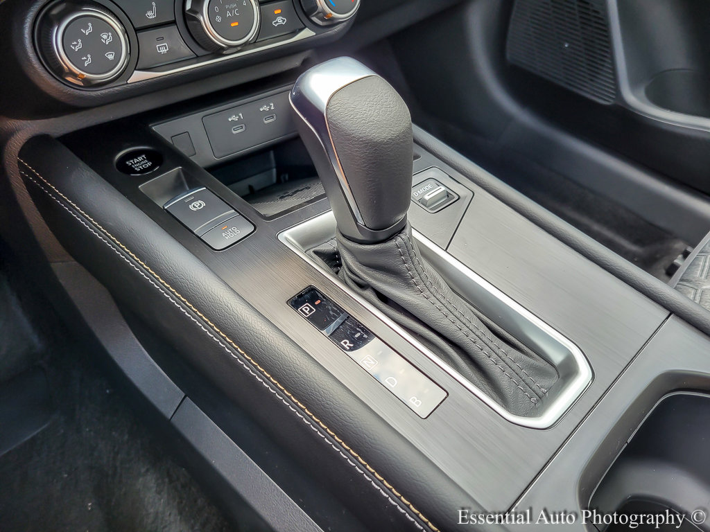 2025 Nissan Kicks SV photo 16