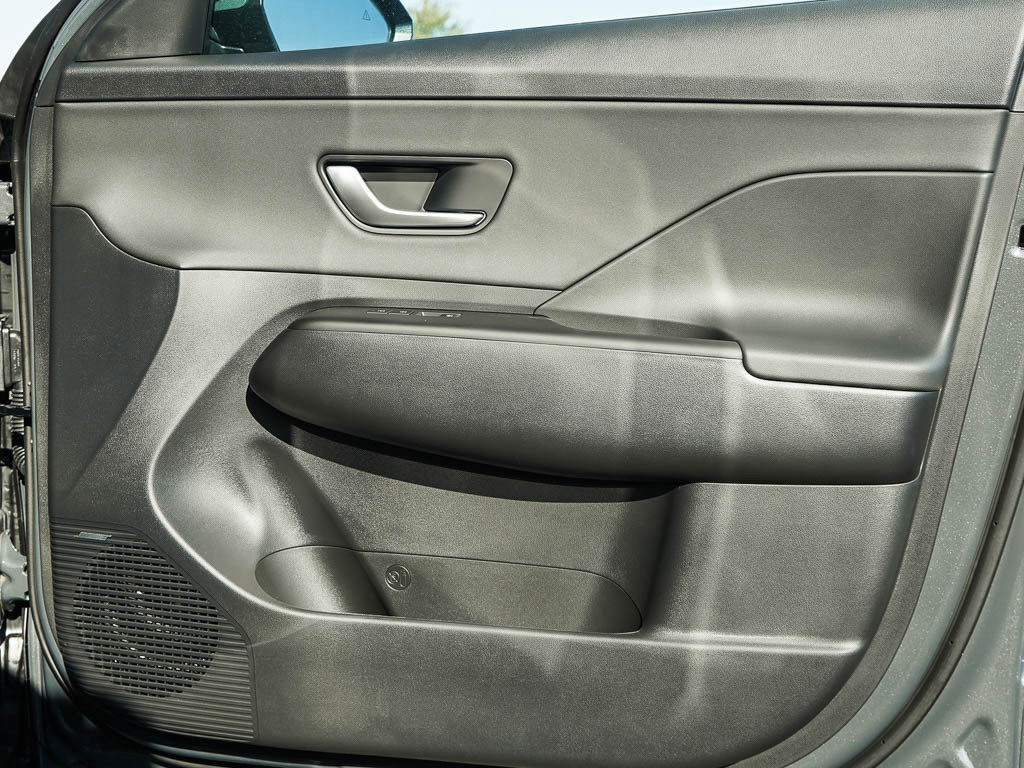 2026 Hyundai Kona Limited photo 9