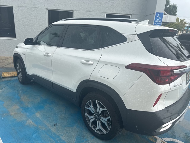 2021 Kia Seltos EX photo 3