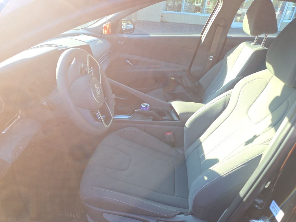 2024 Hyundai Elantra SEL photo 5