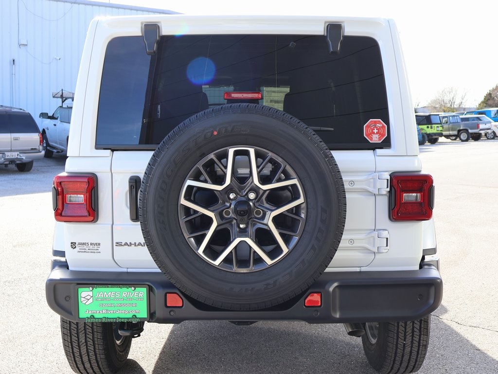 2026 Jeep Wrangler Sahara photo 4