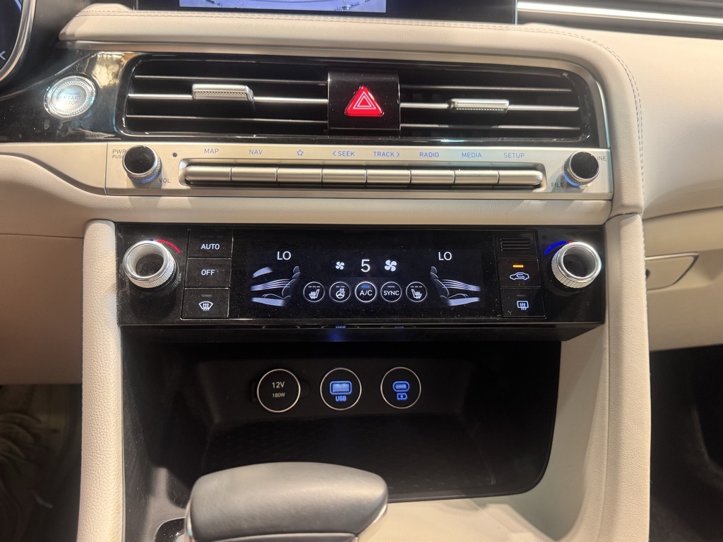2025 Genesis G70 2.5T photo 9