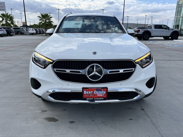 2026 Mercedes Benz GLC 300 photo 2