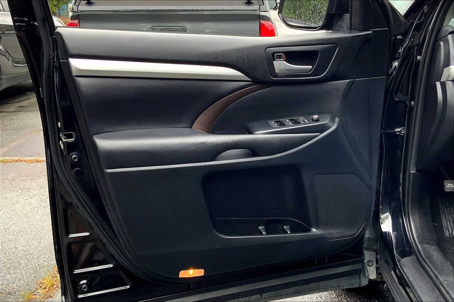 2019 Toyota Highlander XLE photo 20
