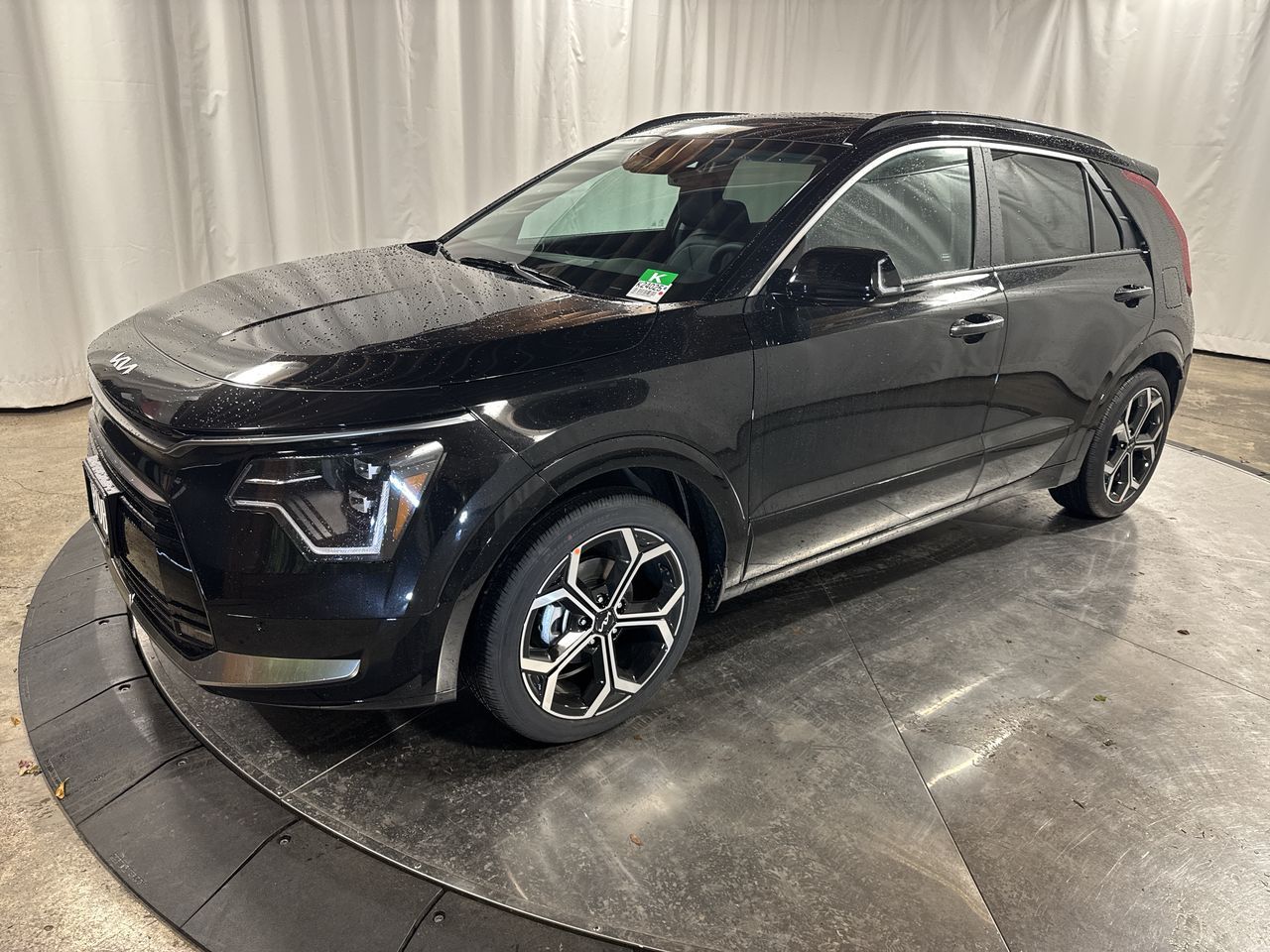 2025 Kia Niro SX Touring's photo