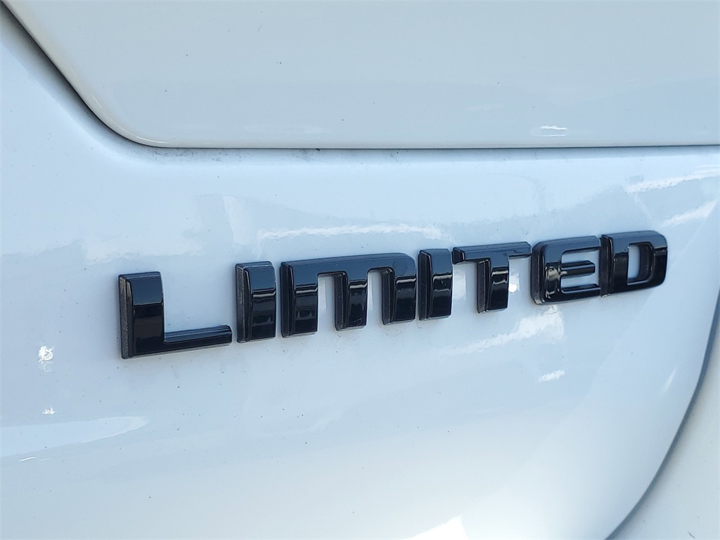 2025 Jeep Grand Cherokee Limited photo 4