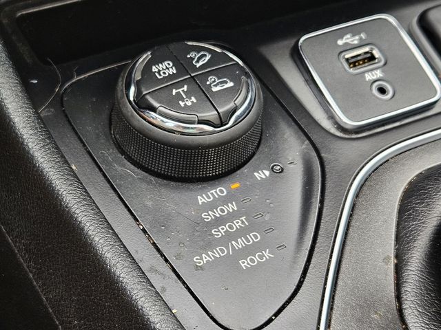 2019 Jeep Cherokee Trailhawk photo 17