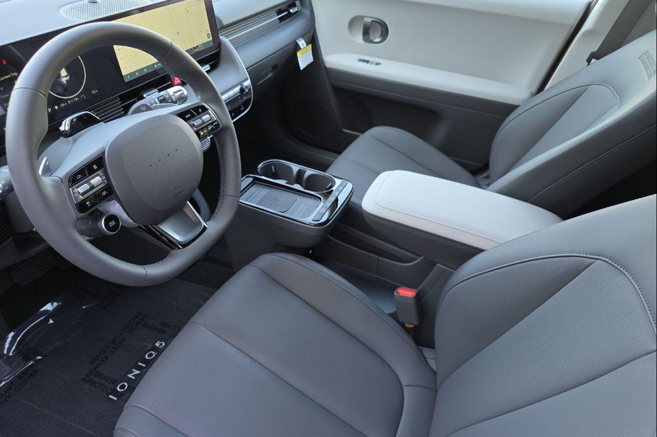 2025 Hyundai Ioniq 5 SEL photo 9