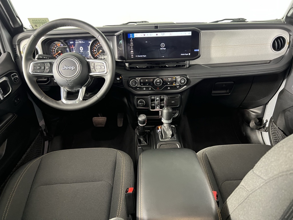 2024 Jeep Wrangler Sahara photo 10