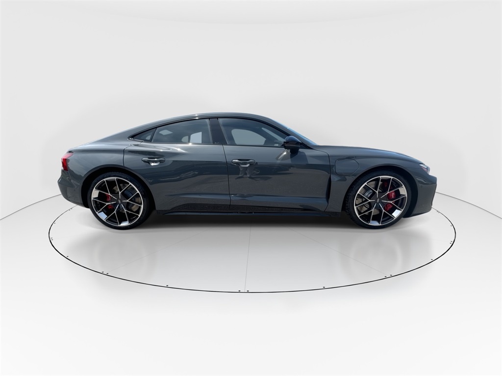 2025 Audi RS e-tron GT Base photo 9