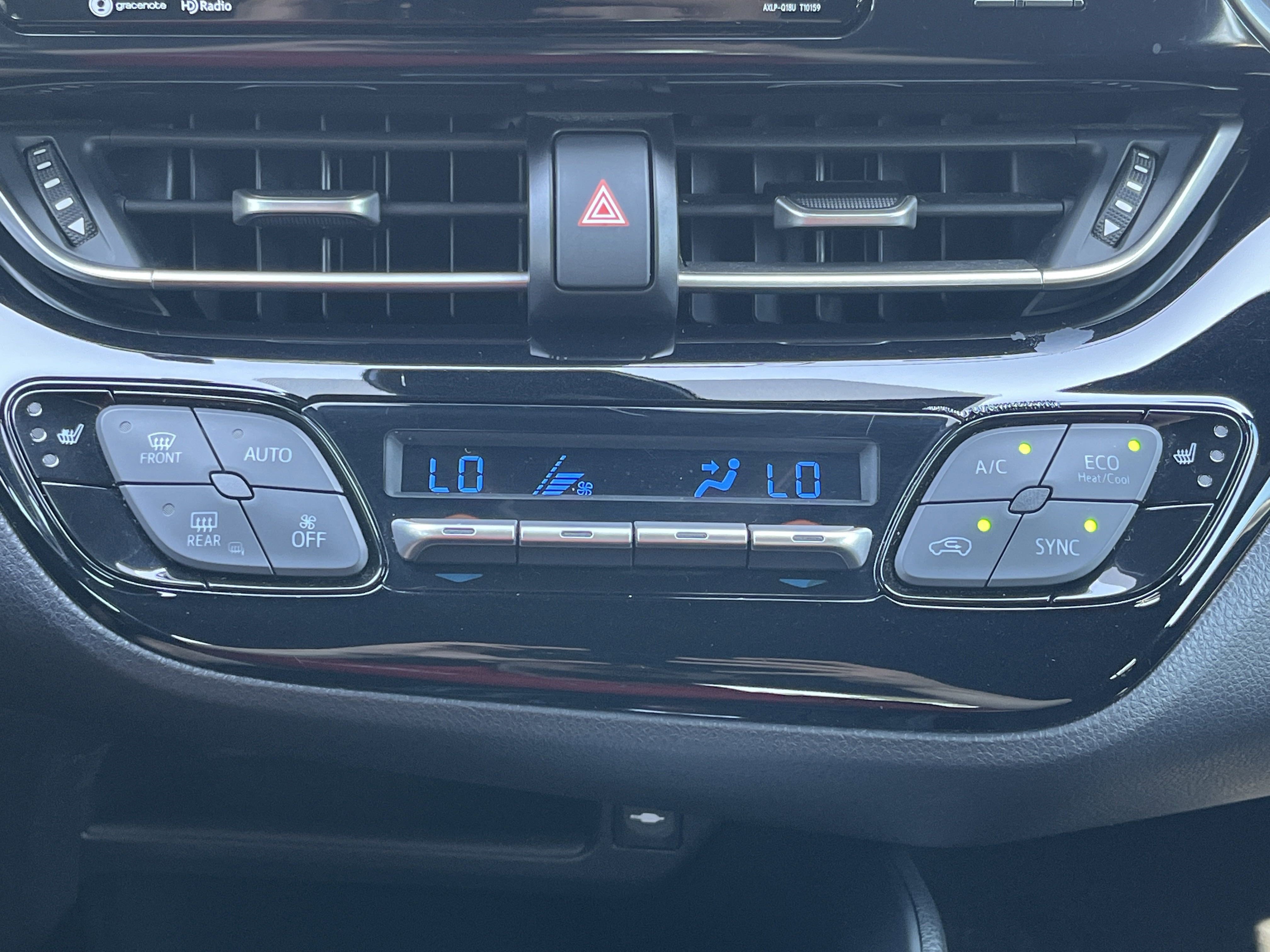 2018 Toyota C-HR XLE Premium photo 5