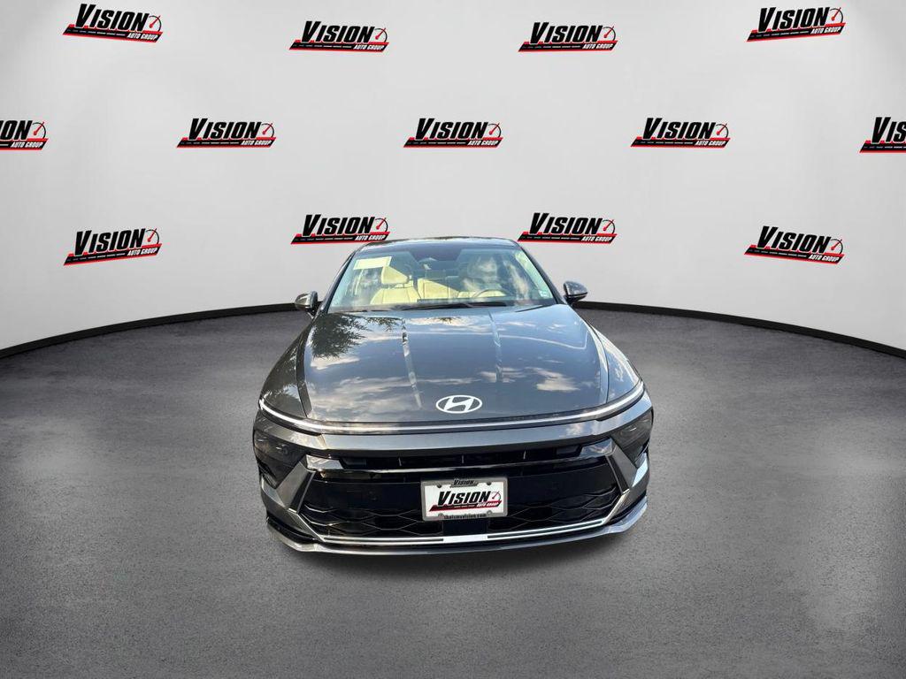 2025 Hyundai Sonata Hybrid SEL photo 2