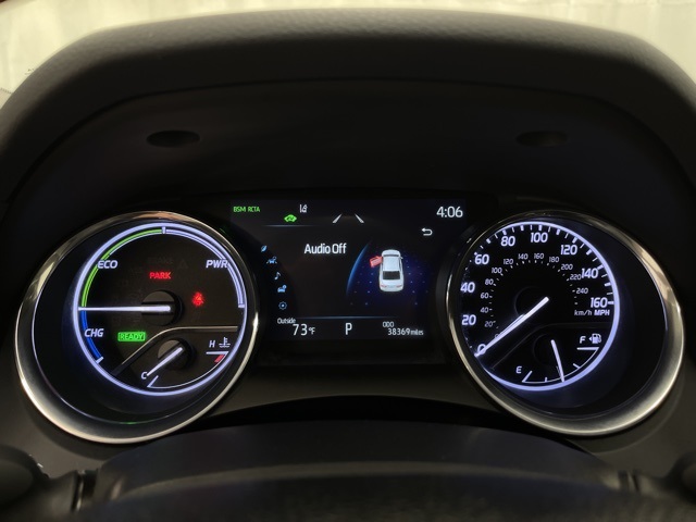 2020 Toyota Camry Hybrid XLE photo 12