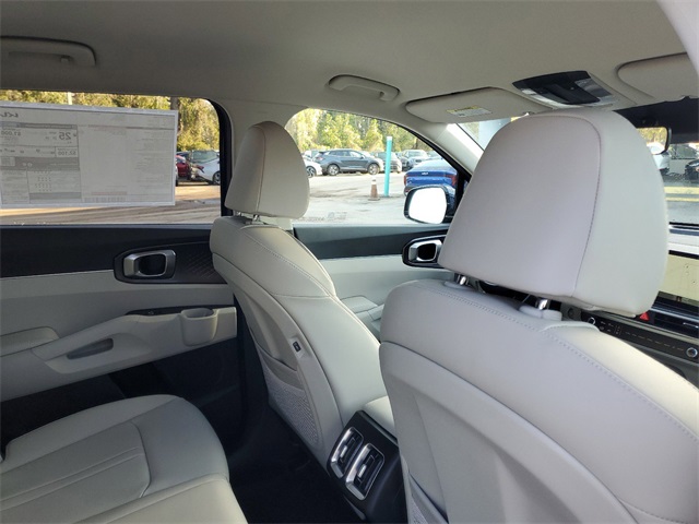 2025 Kia Sorento S photo 28