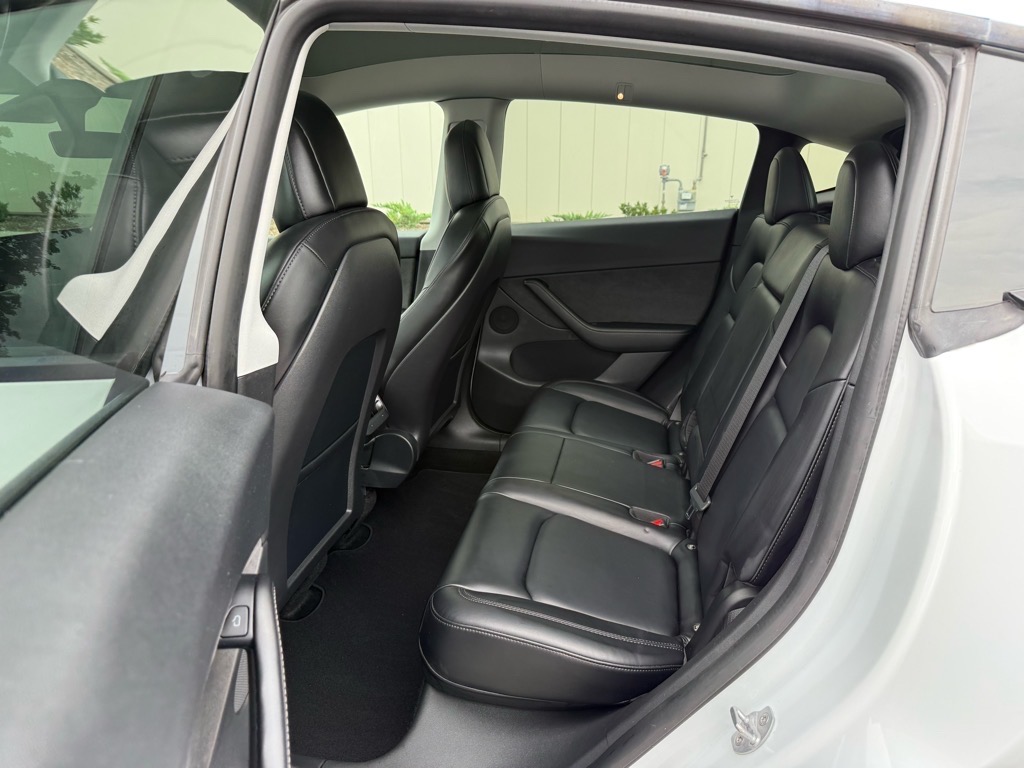 2022 Tesla Model Y Long Range photo 12